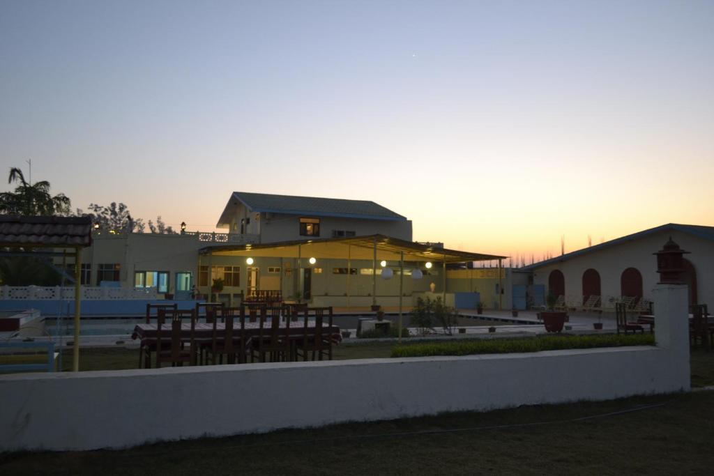 Swaraj Resorts Bharatpur Exterior foto