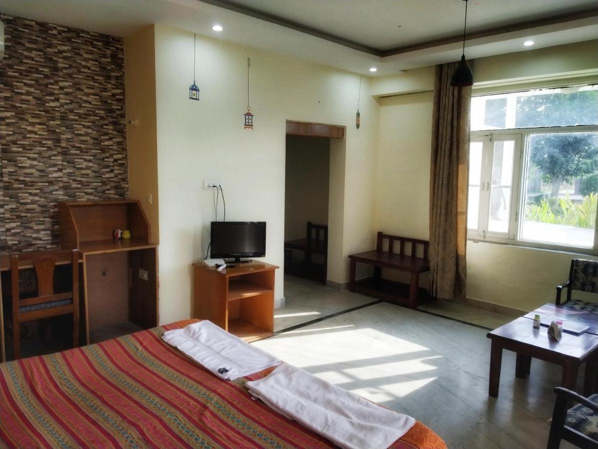 Swaraj Resorts Bharatpur Exterior foto
