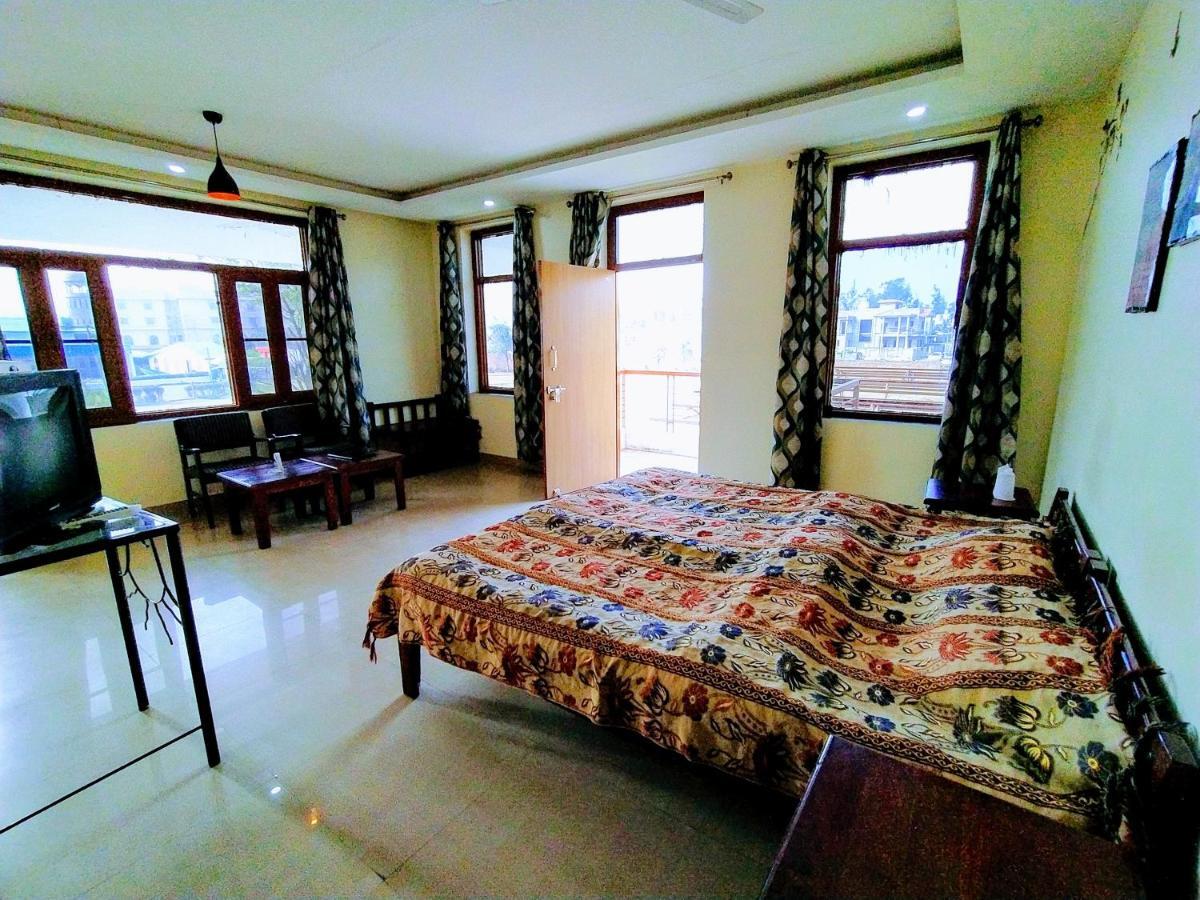 Swaraj Resorts Bharatpur Exterior foto